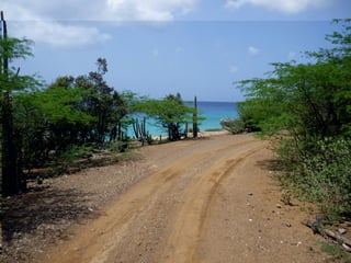 Droga gruntowa do jeziora Flamingo na Bonaire
