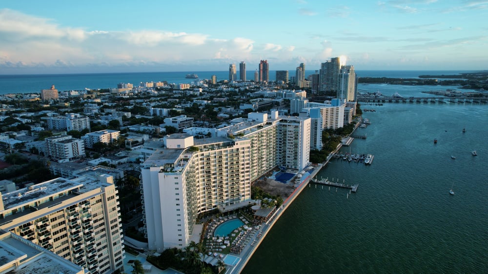 Widok na port w Miami i budynki w USA